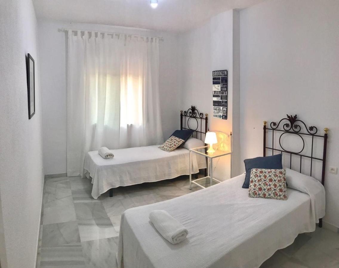 Amazing Apartment For Families Up To 6 Persons Benalmádena Esterno foto