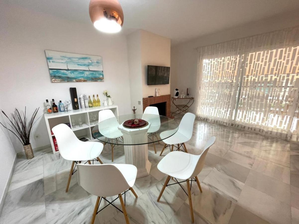 Amazing Apartment For Families Up To 6 Persons Benalmádena Esterno foto