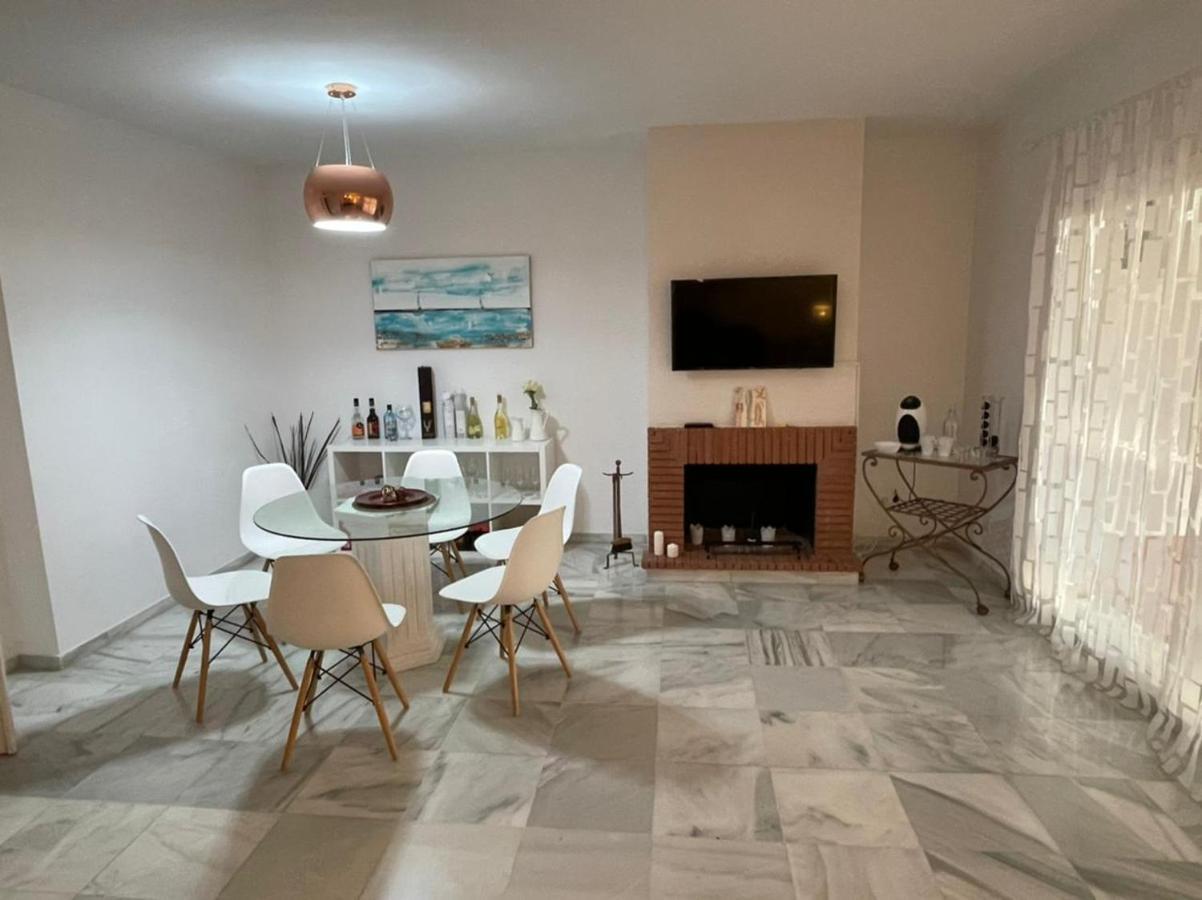 Amazing Apartment For Families Up To 6 Persons Benalmádena Esterno foto
