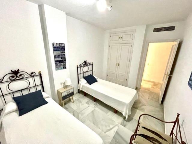 Amazing Apartment For Families Up To 6 Persons Benalmádena Esterno foto