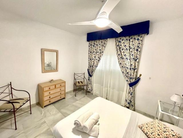 Amazing Apartment For Families Up To 6 Persons Benalmádena Esterno foto